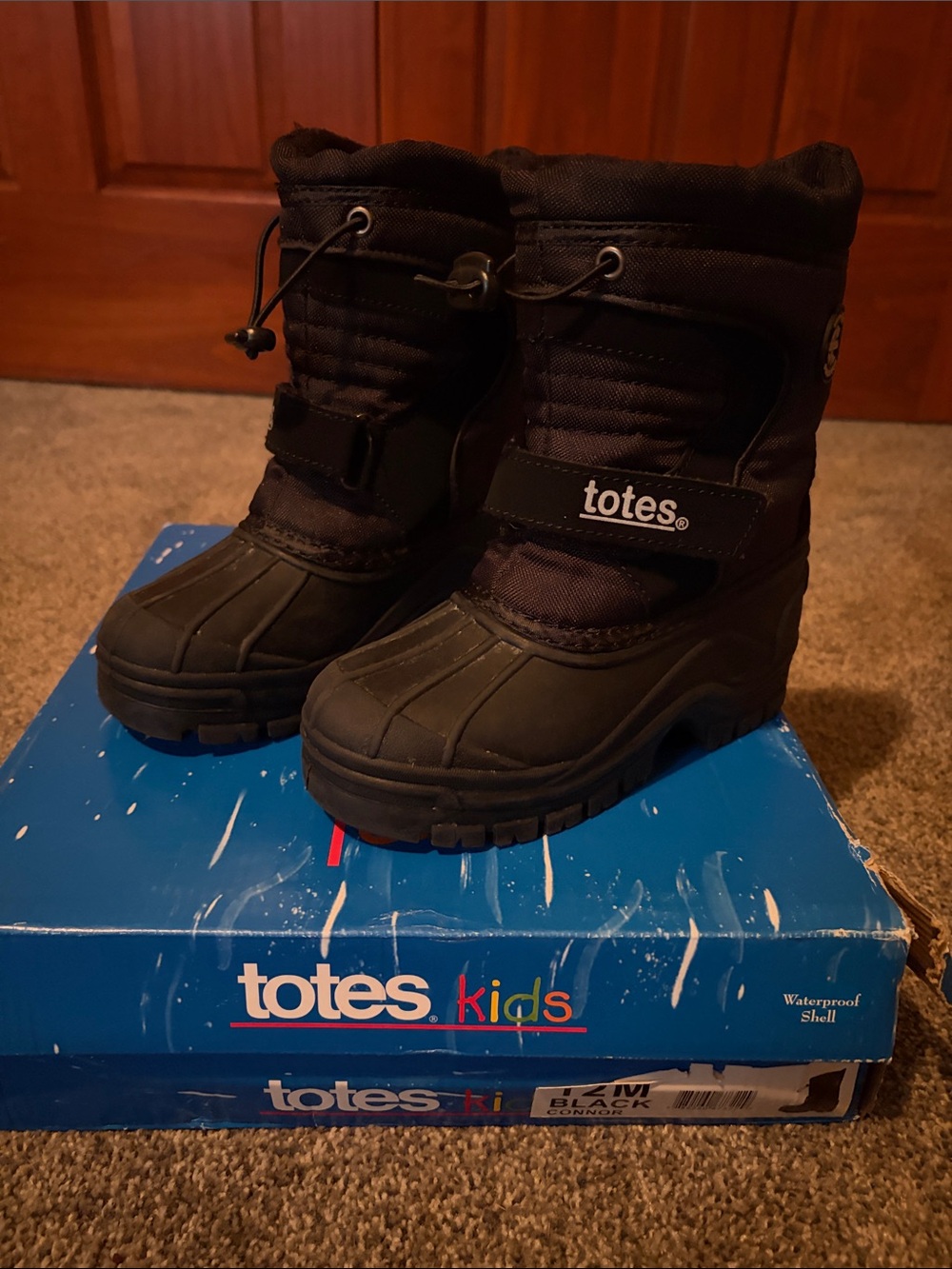 Kids snow boots (size 12)